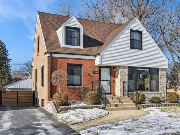 2338 Buckingham Ave, Westchester, IL 60154
