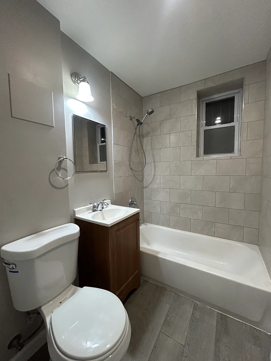 Building Photo - 47 Lenox Ave #1