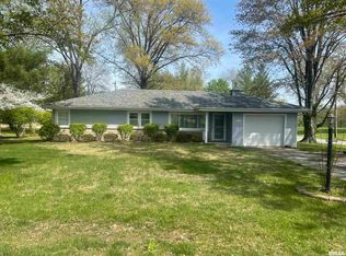 25 Edgewood Rd, Mount Vernon, IL 62864