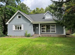327 Eaglehead Rd, East Rochester, NY 14445