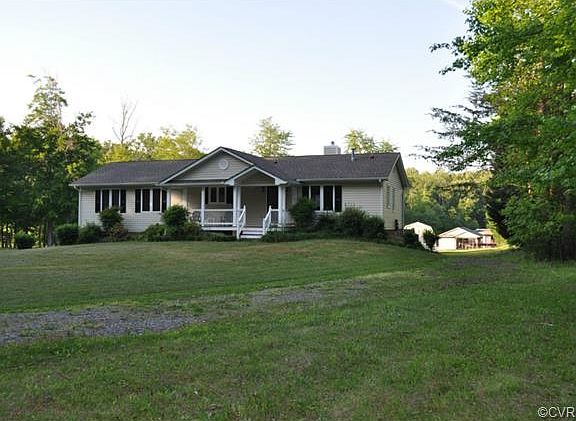 2nd image of 157 Sir Walter Dr