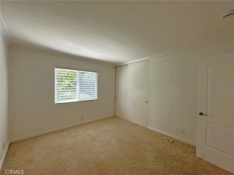 26543 Academy Dr — Photo 32