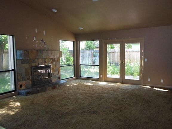 2nd image of 1212 Caribou Pl