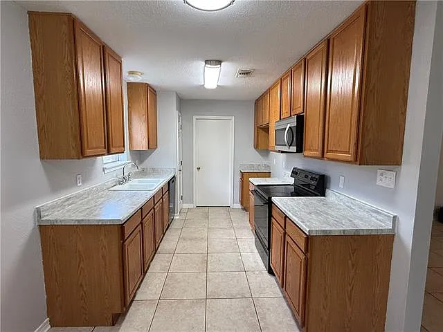108 Ellwood Cir — Photo 4