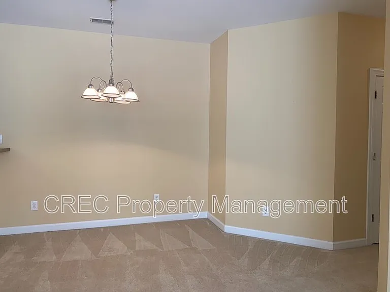 1415 Belcourt Ln — Photo 10