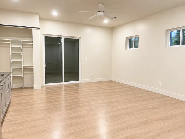 Studio, 600 sqft, $1,700 — Photo 3