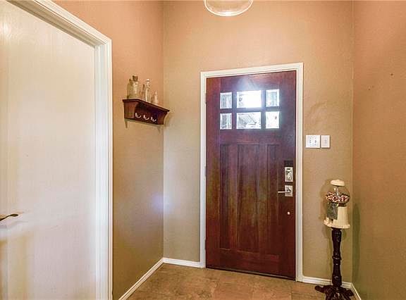 4th image of 3205 Cliff Oaks Dr