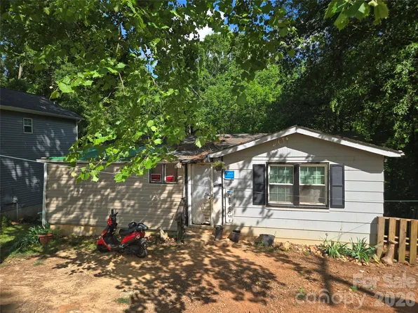 413 S Pinchback Ave, Bessemer City, NC 28016