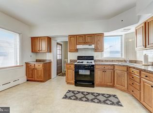 357 E County Line Rd, Ardmore, PA 19003