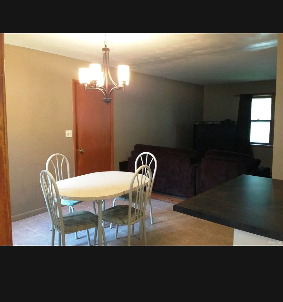 3 bed, 1314 sqft, $1,800 — Photo 4
