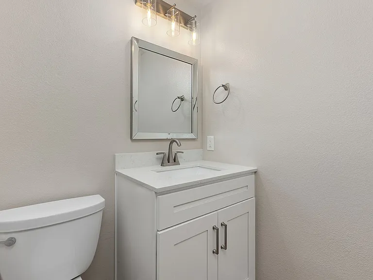 1925 Circle Park Ln — Photo 14