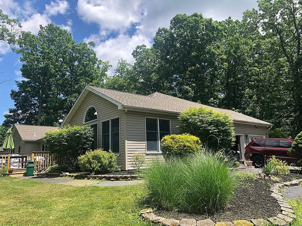 107 Gabriel Dr photo 1