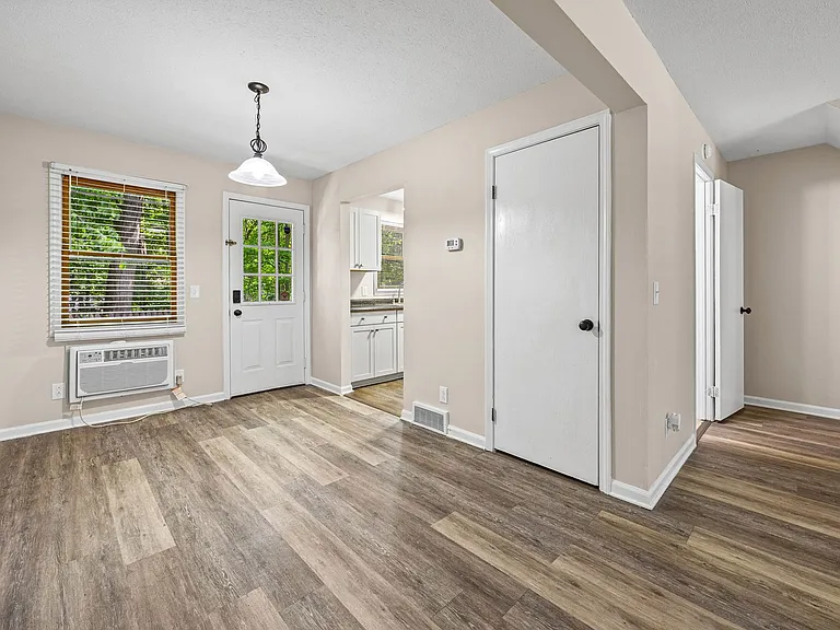 419 Britton — Photo 7