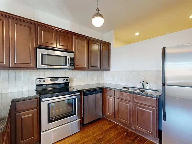 206 N Main St #124 — Photo 8