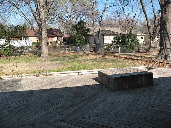 4th image of 10137 Eastwood Dr