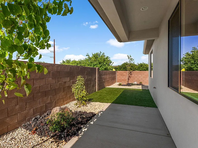 1089 E Coyote Crest Dr — Photo 31