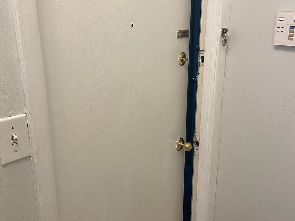 1st image of 542 Richmond Ave #2