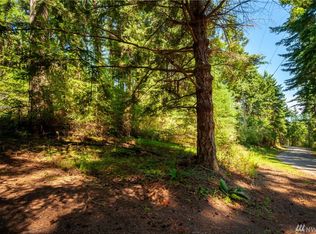 1089 Island Dr, Lummi Island, WA 98262
