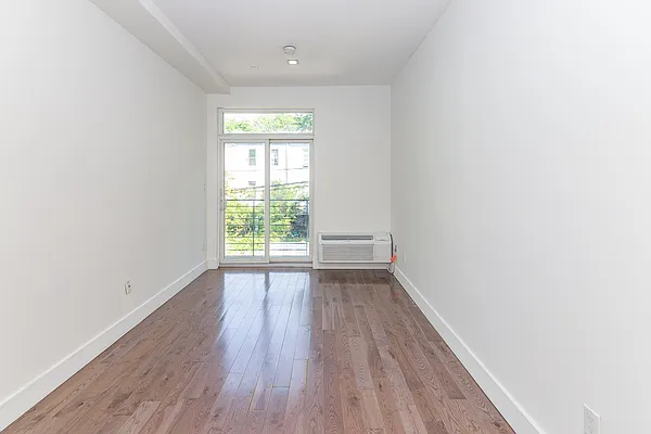 Rented by MySpaceNYC | media 19