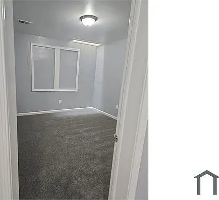 3 bed, 750 sqft, $2,300 — Photo 2