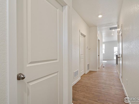 3rd image of 803 Crest St