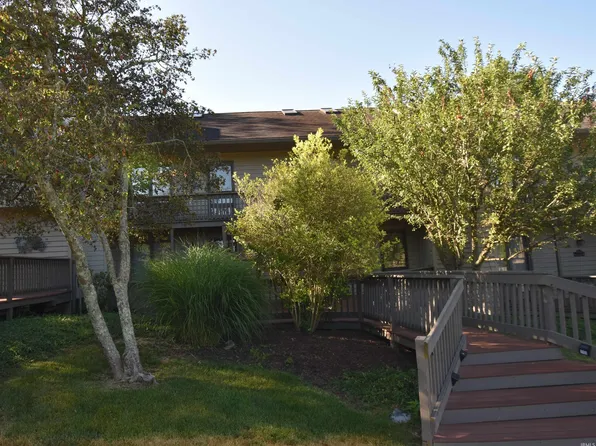 1922 E Waters Edge Dr, Bloomington, IN 47401