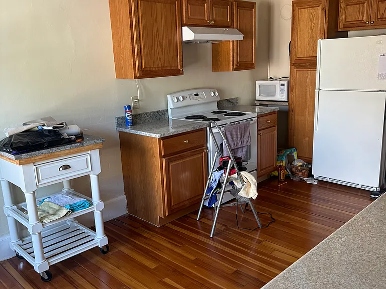 251 Winsor St #L — Photo 1