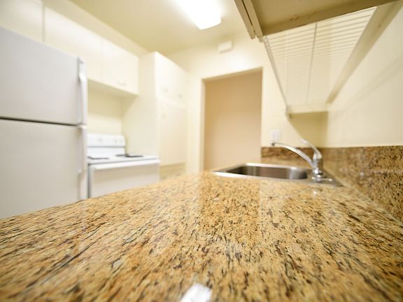 4th image of 1555 Madison St APT 109