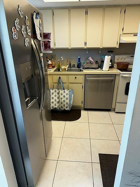 1st image of 3186 Via Poinciana #306
