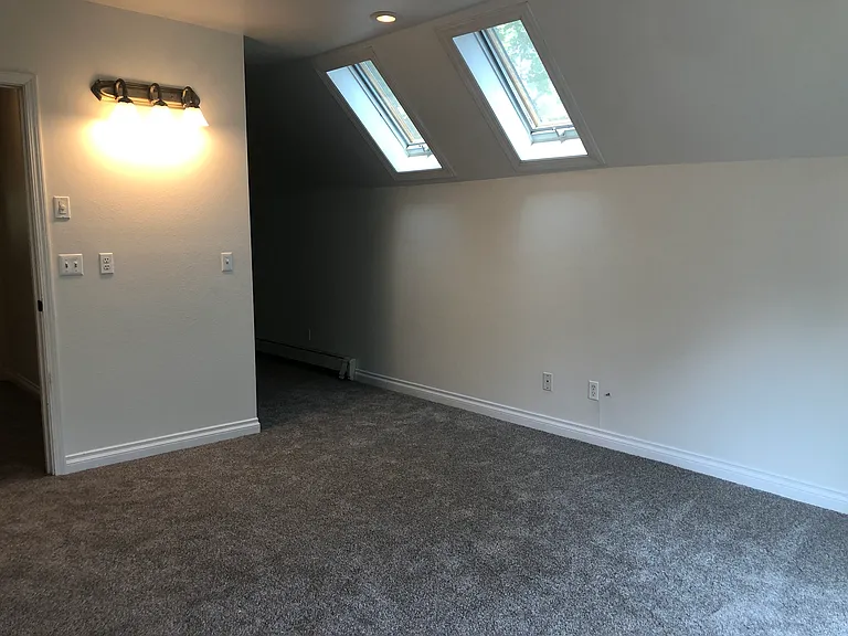 806 S Lake St — Photo 10