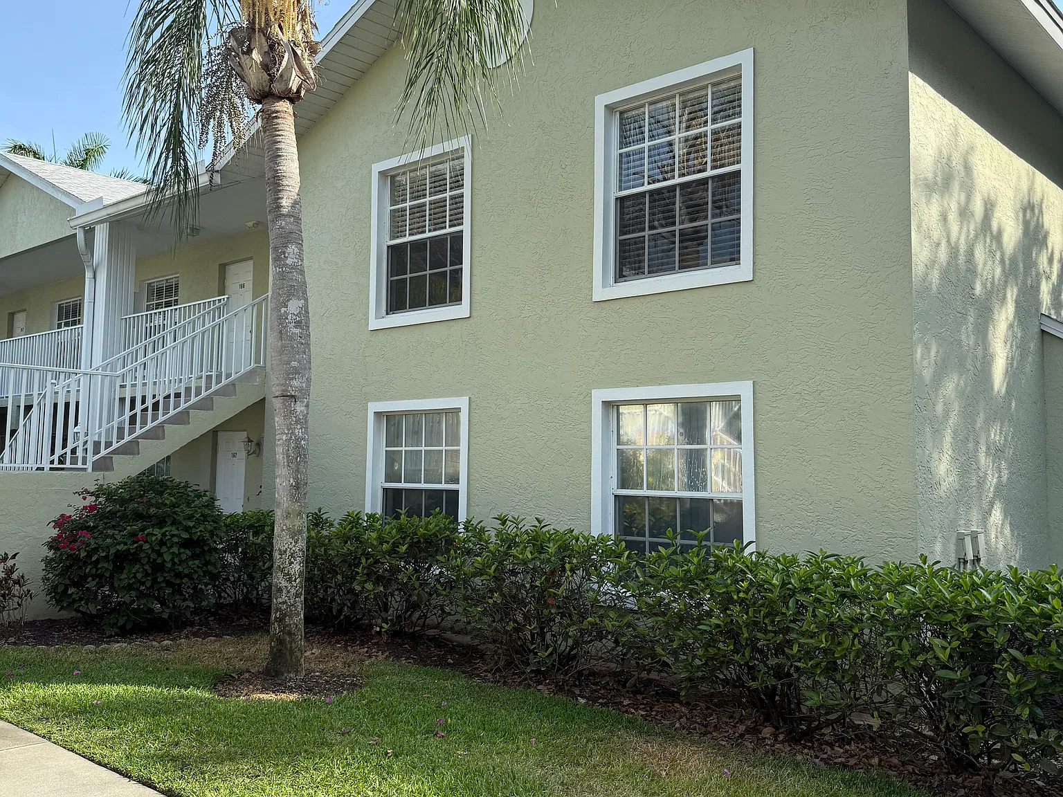 2 bed, 1030 sqft, $2,200 — Photo 2