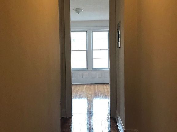 2nd image of 2805 43rd St APT 2