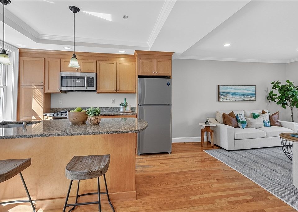 1st image of 122-124 Charles St #1