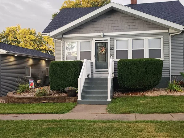 20 N 2nd Ave E, Hartley, IA 51346