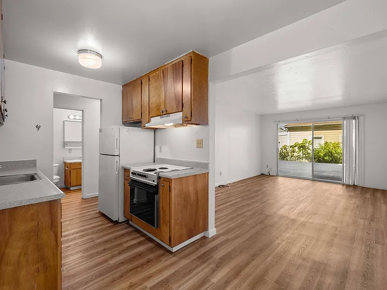 1920 Francisco LLC — Photo 22