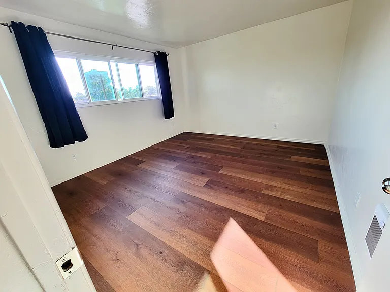 211 Cypress St #4 — Photo 14