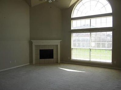 3rd image of 610 Dover Heights Trl