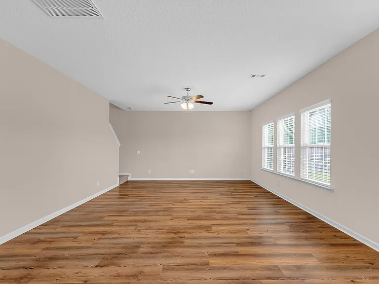 139 W West Winn Ave — Photo 15