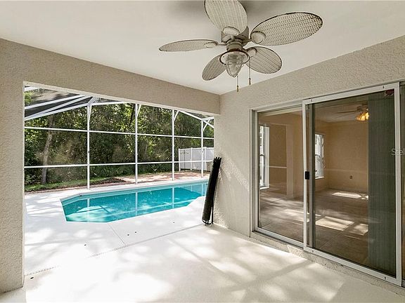 4th image of 4418 Hamlet Ct