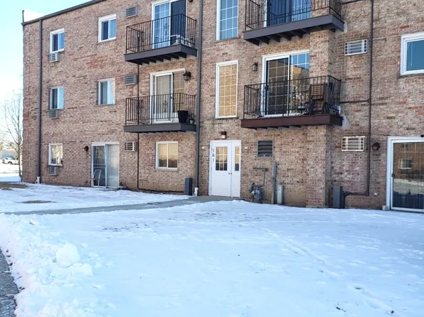 161 W Elk Trl APT 262, Carol Stream, IL 60188