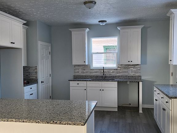 5th image of 2202 Fletcher St