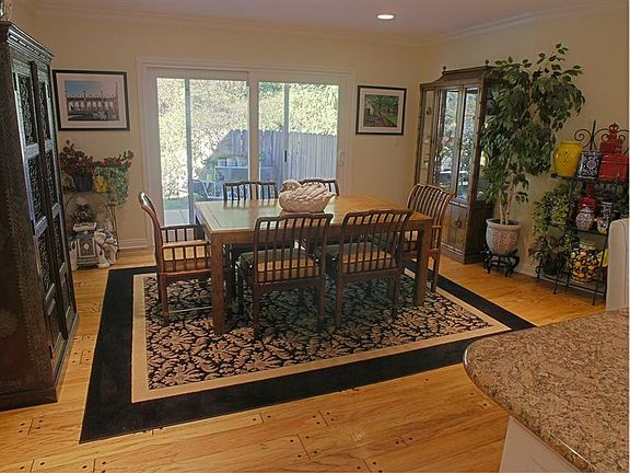 5th image of 3805 Benedict Canyon Ln