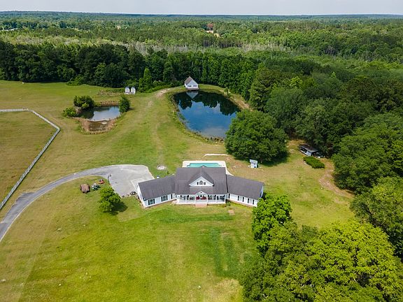 3rd image of 3812 Sermons Ln