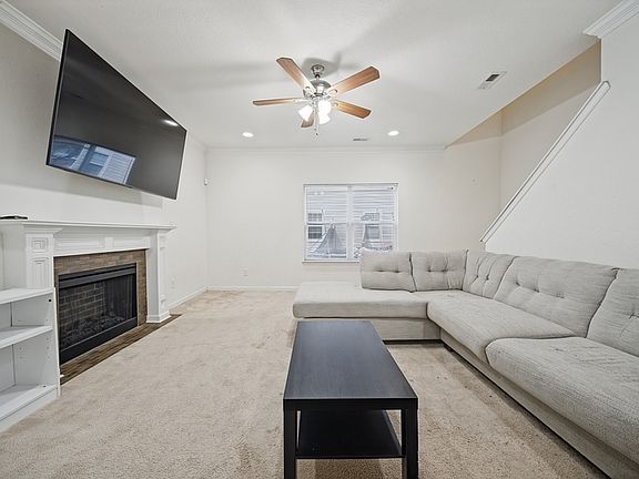 4th image of 1014 Avenue H
