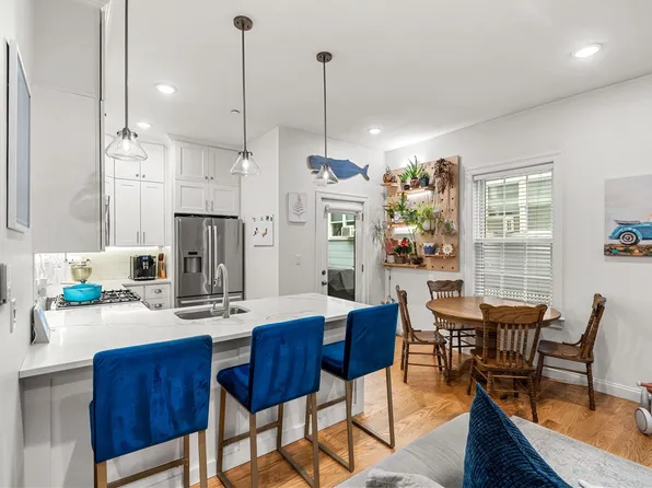 559 E 5th St Unit 1, South Boston, MA 02127
