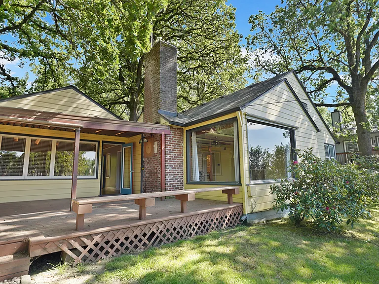 5741 SW Pasadena Dr — Photo 2