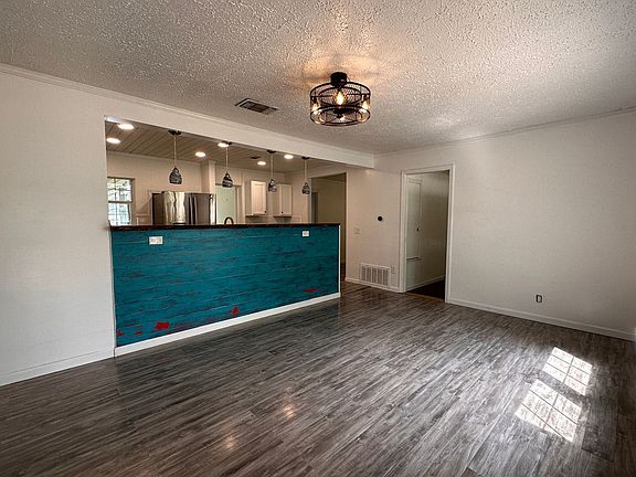 2nd image of 2609 Belmeade St