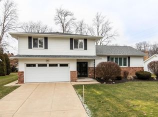 5455 Golfway Ln, Lyndhurst, OH