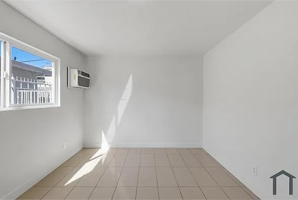 180 W New York Ave #2 — Photo 5