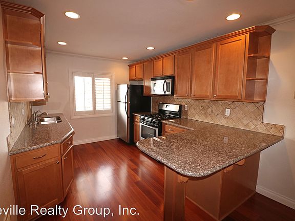 4th image of 4013 1/2 Illinois St